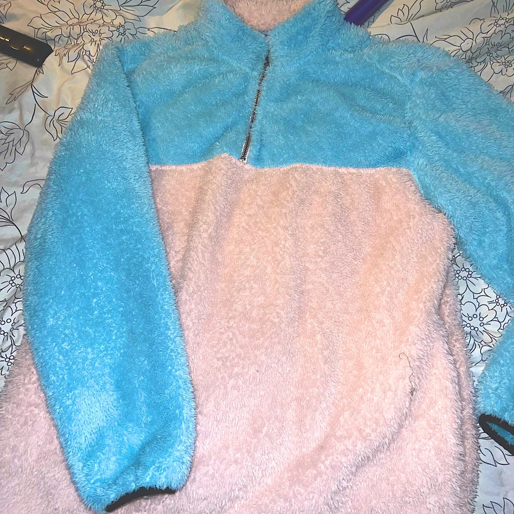 Very soft properly tied quarter zip